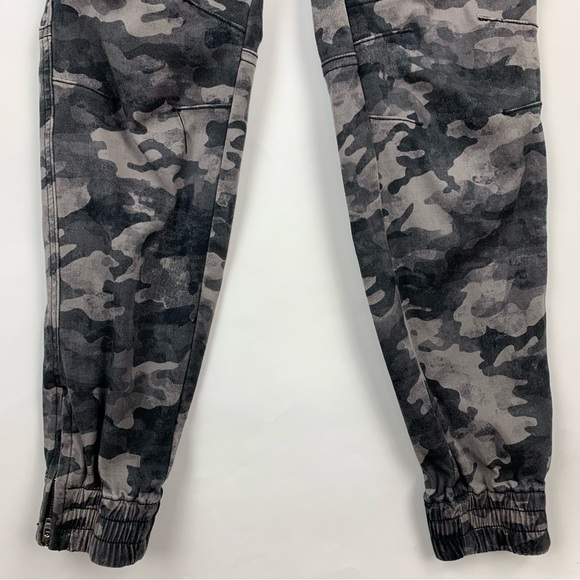 SPANX Gray Camo Jogger Pants XS - Picture 4 of 12